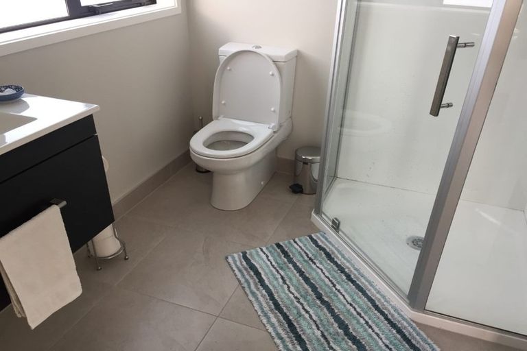 Photo of property in 17 Kahika Grove, Huapai, Kumeu, 0810