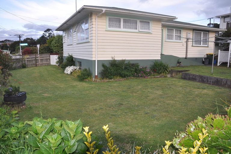 Photo of property in 2 Penrith Street, Westown, New Plymouth, 4310