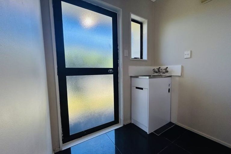 Photo of property in 1/7 Elvira Place, Ranui, Auckland, 0612