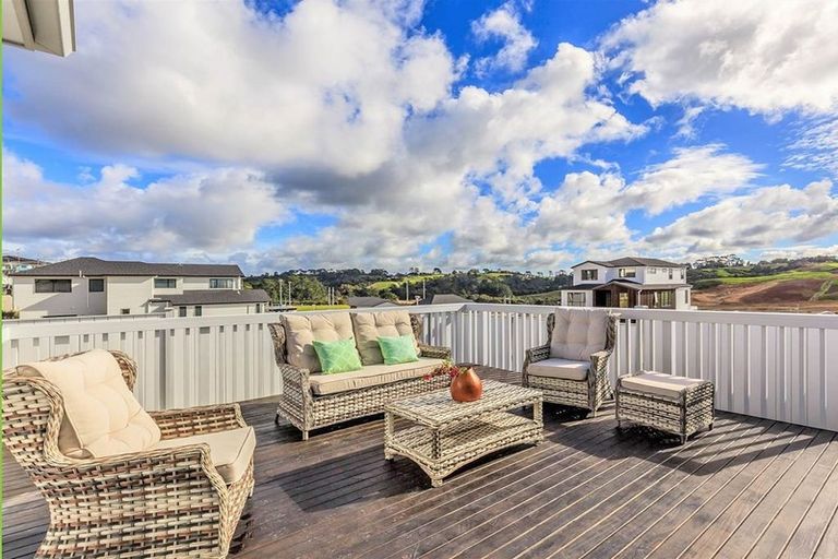 Photo of property in 10 Barque Rise, Long Bay, Auckland, 0630