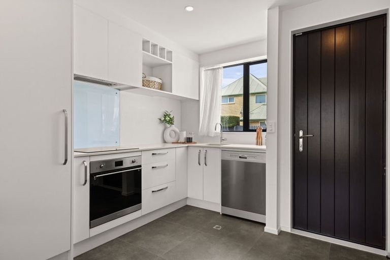 Photo of property in 2/111 Edgeware Road, St Albans, Christchurch, 8014