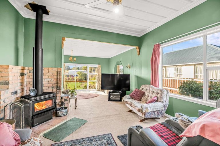 Photo of property in 17 Gorge Road, Clinton, 9534