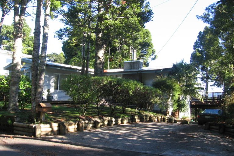 Photo of property in 12 Tawini Road, Titirangi, Auckland, 0604