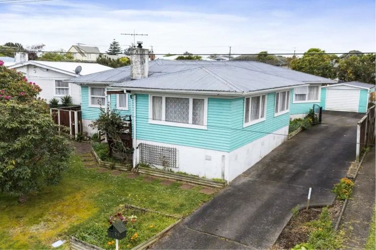 Photo of property in 20 Eddowes Street, Manurewa, Auckland, 2102