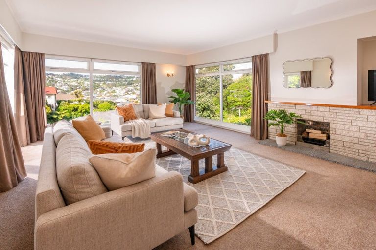 Photo of property in 72 Severn Street, Island Bay, Wellington, 6023