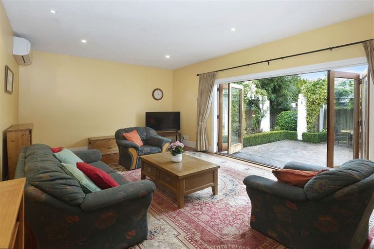 Photo of property in 27 Urunga Avenue, Strowan, Christchurch, 8052