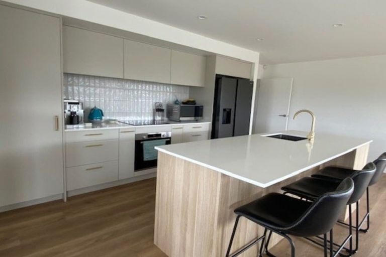 Photo of property in 19 Cassin Place, Taradale, Napier, 4112