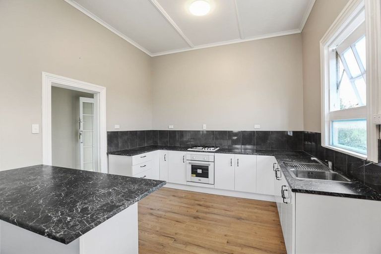 Photo of property in 75 Riemenschneider Street, Manaia, 4612