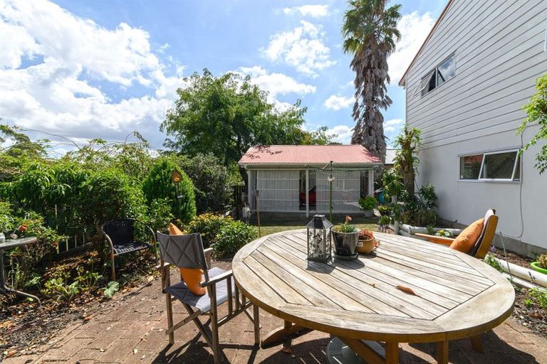 Photo of property in 1/21 Captain Scott Road, Glen Eden, Auckland, 0602