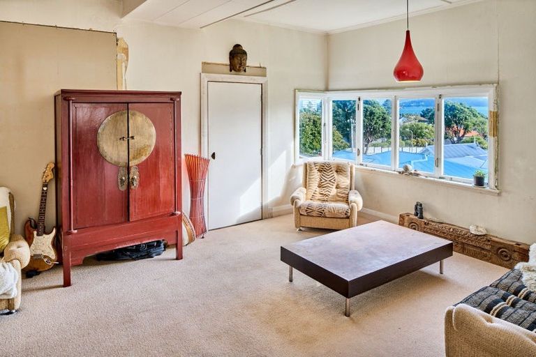 Photo of property in 9 Totara Street, Eastbourne, Lower Hutt, 5013