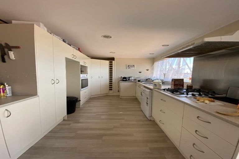 Photo of property in 33a Cedar Heights Avenue, Massey, Auckland, 0614