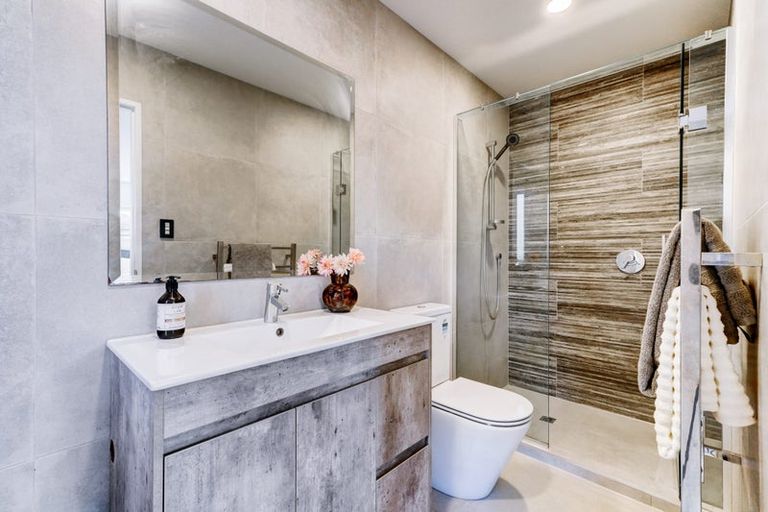 Photo of property in 2 Meritage Lane, Te Atatu South, Auckland, 0610