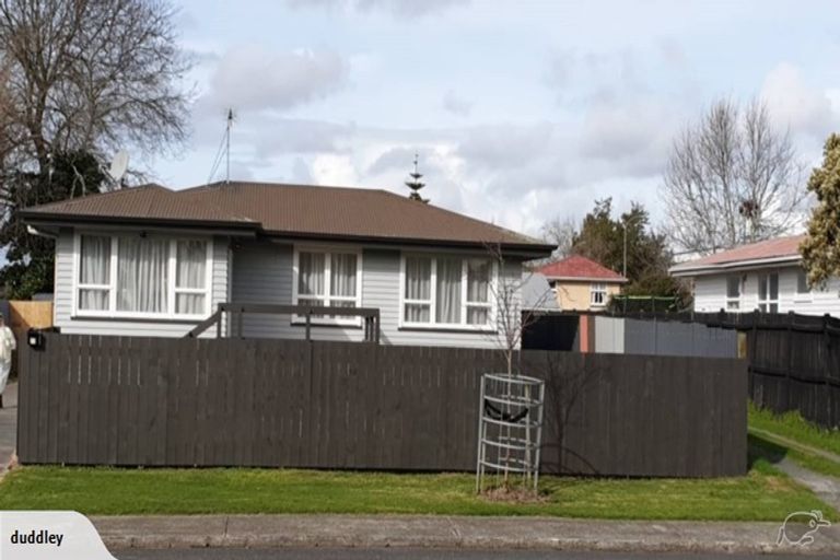 Photo of property in 11 Kambalda Street, Mangere Bridge, Auckland, 2022