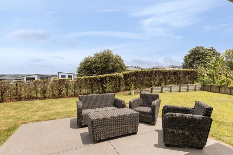Photo of property in Waterview Estate, 8/4 Greystone Place, Omokoroa, 3114