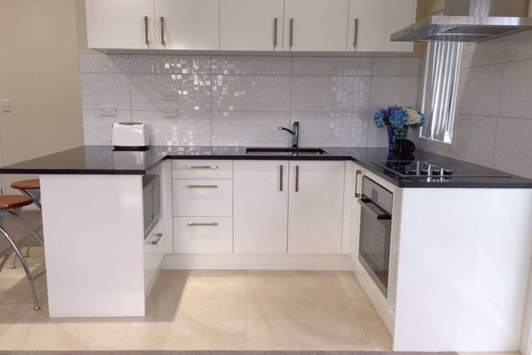 Photo of property in 29 Loloma Drive, Half Moon Bay, Auckland, 2012