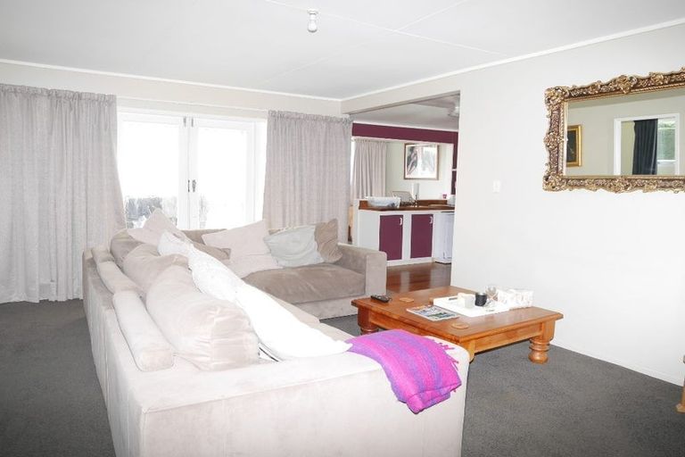 Photo of property in 18a Titoki Road, Waikanae Beach, Waikanae, 5036