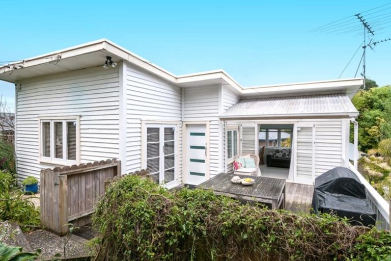 Photo of property in 30 Hythe Terrace, Mairangi Bay, Auckland, 0630