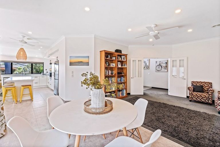 Photo of property in 9 Telford Way, Raumati Beach, Paraparaumu, 5032