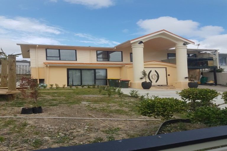 Photo of property in 1/1 Courant Place, Clover Park, Auckland, 2019