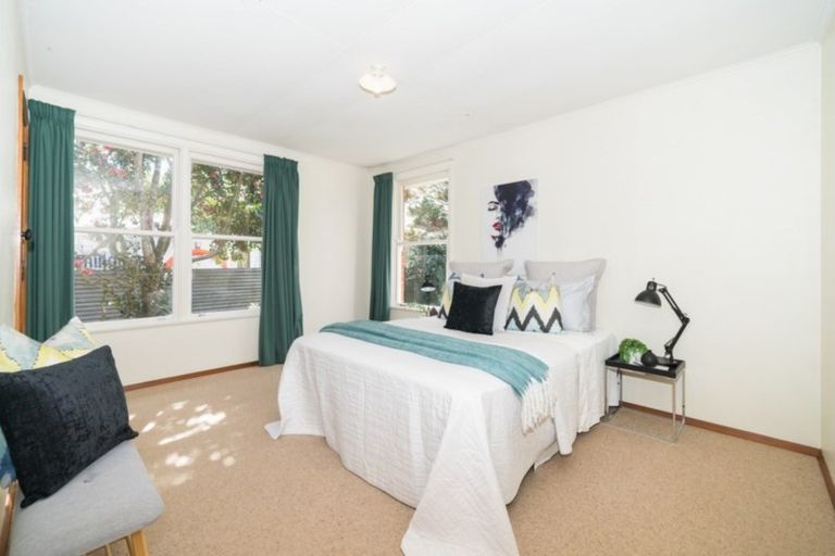 Photo of property in 22 Ashford Avenue, Hokowhitu, Palmerston North, 4410
