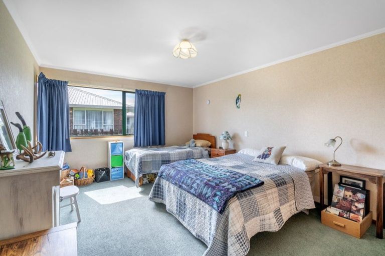 Photo of property in 15 Union Street, Winton, 9720