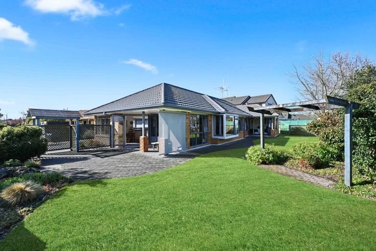 Photo of property in 16 Kenneth Place, Rototuna, Hamilton, 3210