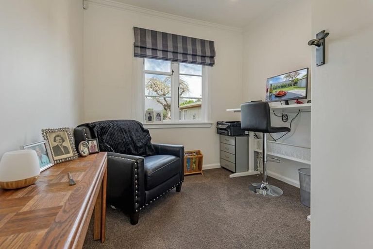 Photo of property in 8 Hughes Avenue, Hokowhitu, Palmerston North, 4410