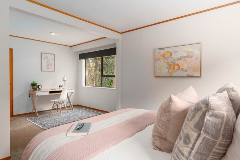 Photo of property in 15 Duval Grove, Tawa, Wellington, 5028