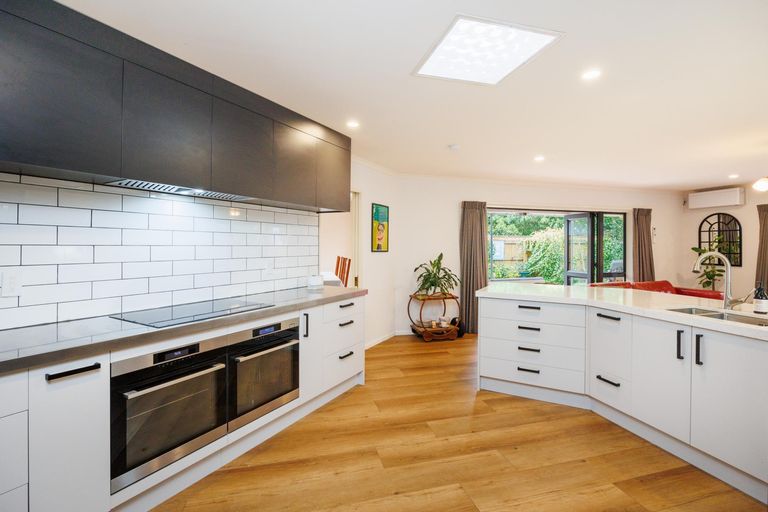 Photo of property in 5 Pastoral Lane, Hokowhitu, Palmerston North, 4410