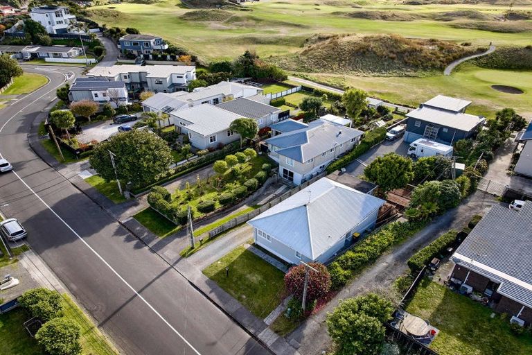Photo of property in 9a Eatwell Avenue, Paraparaumu Beach, Paraparaumu, 5032