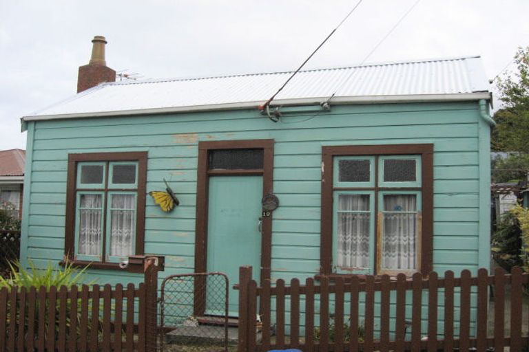 Photo of property in 19 Shortland Street, Caversham, Dunedin, 9011