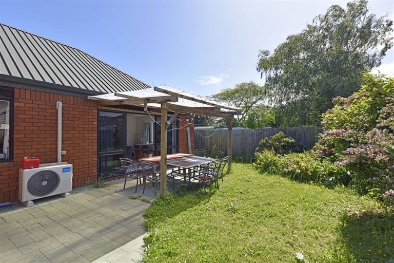 Photo of property in 2/4 Betwin Avenue, Sockburn, Christchurch, 8042