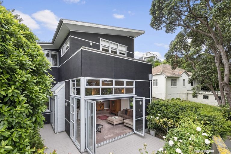 Photo of property in 94a Onslow Road, Khandallah, Wellington, 6035