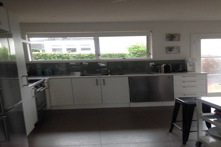 Photo of property in 1/22 Seaforth Avenue, Mangere Bridge, Auckland, 2022