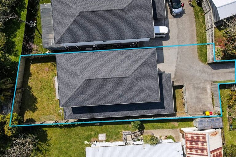 Photo of property in 18a Riverpark Crescent, Henderson, Auckland, 0610