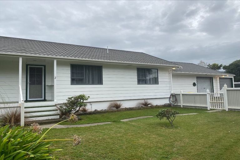 Photo of property in 2 Marram Way, Peka Peka, Waikanae, 5391