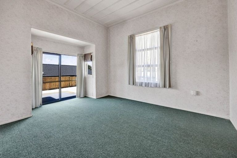 Photo of property in 6 Atea Place, Hawera, 4610