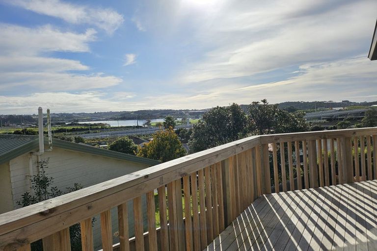 Photo of property in 36 Barbados Drive, Unsworth Heights, Auckland, 0632