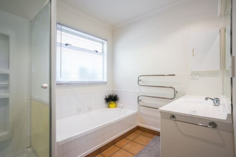 Photo of property in 17 Woodlands Drive, Havelock North, 4130