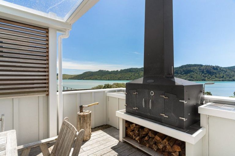 Photo of property in 139 Bruce Wallace Place, Whangamata, 3620