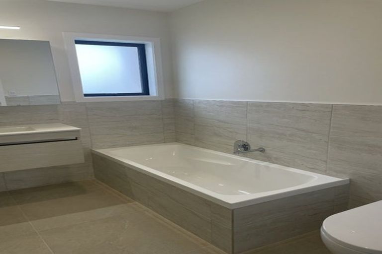 Photo of property in 79a Chilcott Road, Henderson, Auckland, 0612