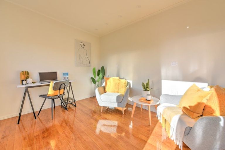 Photo of property in 153 Seaward Road, Edendale, 9825