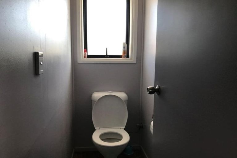 Photo of property in 48 Othello Drive, Clover Park, Auckland, 2023