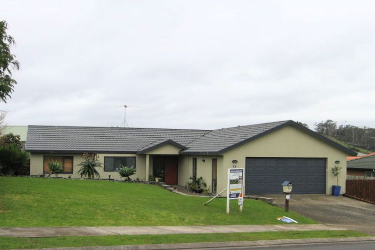 Photo of property in 12 Cabeleigh Drive, Helensville, 0800