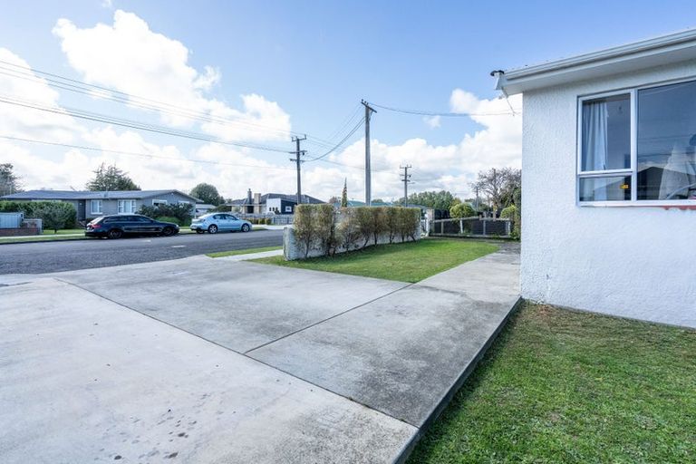 Photo of property in 19 Kings Drive, Levin, 5510