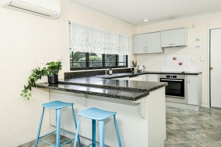 Photo of property in 28 Halcione Close, Flagstaff, Hamilton, 3210