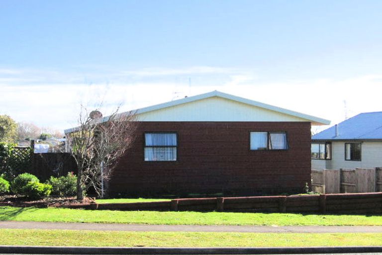 Photo of property in 24 Velma Crescent, Nawton, Hamilton, 3200