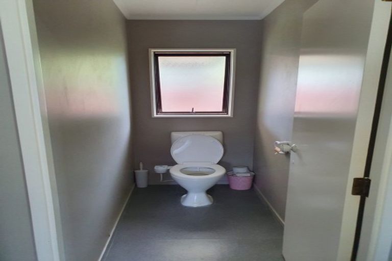 Photo of property in 29 Lydia Place, Kelvin Grove, Palmerston North, 4414