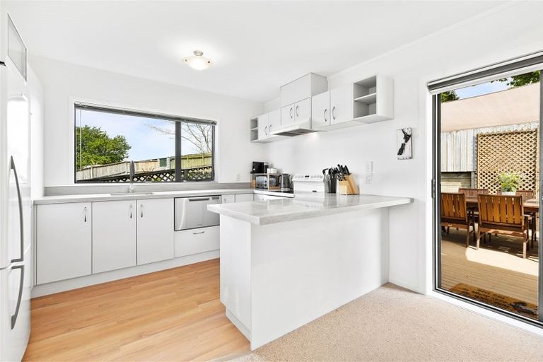 Photo of property in 47 Carillon Place, Massey, Auckland, 0614