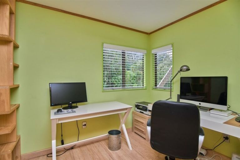 Photo of property in 32 Moorgreen Heights, Torbay, Auckland, 0630